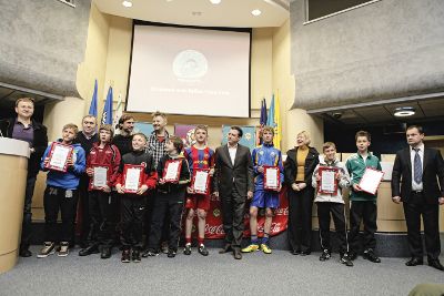 Оголошено імена 8 дітей, які винесуть прапор однієї зі збірних під час фінального матчу  Євро-2012
