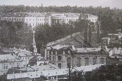 Інститут, катівня, палац. 170 років 'шляхетних' контрастів